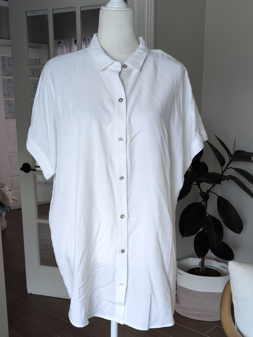 Soft Surroundings White Short-Sleeve Button-Up lyocell Shirt Large